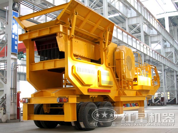 輪胎式移動煤炭破碎機設(shè)備實拍