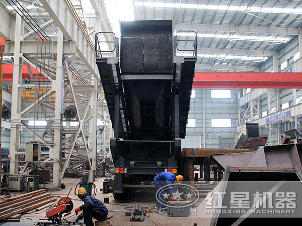 紅星移動車載打砂機生產(chǎn)車間