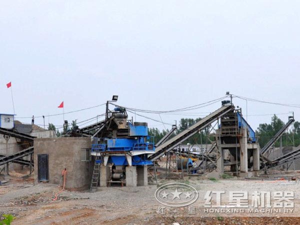 時(shí)產(chǎn)100方火山石制砂機(jī)