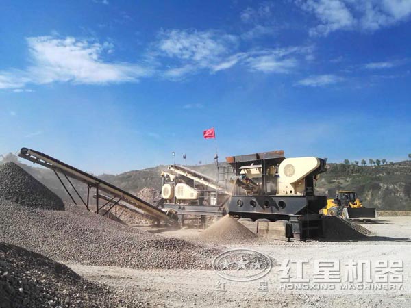 車(chē)載流動(dòng)破石子機(jī)生產(chǎn)現(xiàn)場(chǎng)