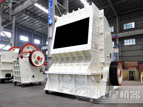 大型石料破碎設(shè)備車間實(shí)拍 大型石料破碎設(shè)備車間實(shí)拍