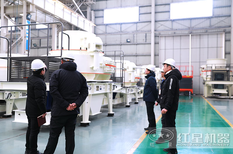 客戶一行來廠考察砂石加工設(shè)備