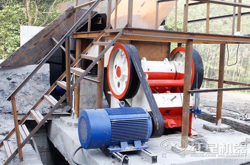 時(shí)產(chǎn)100噸混凝土碎石生產(chǎn)線現(xiàn)場實(shí)拍