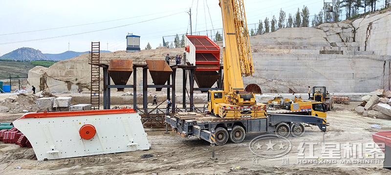 砂石場(chǎng)不斷發(fā)展起來，碎石機(jī)器需求大