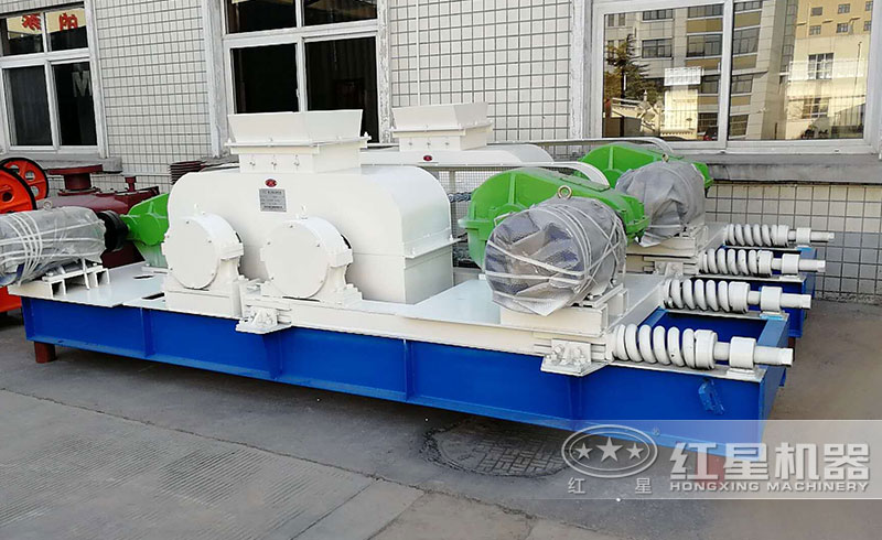 對輥制砂機現(xiàn)場實拍圖