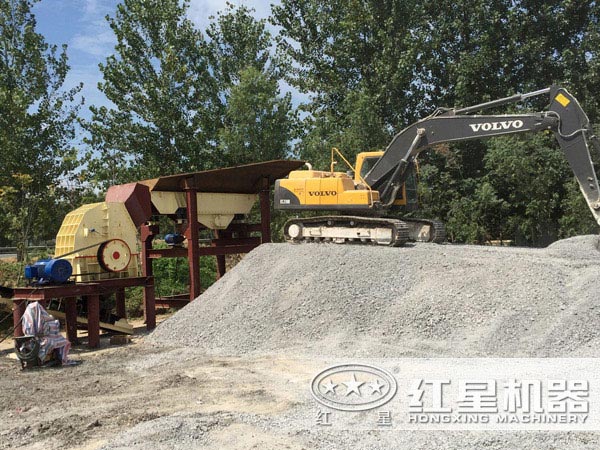 錘式破碎機生產(chǎn)現(xiàn)場實拍