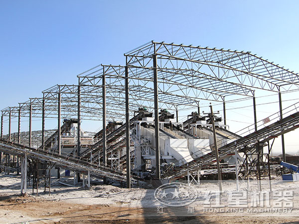 鵝卵石制砂生產(chǎn)線現(xiàn)場 鵝卵石制砂生產(chǎn)線現(xiàn)場