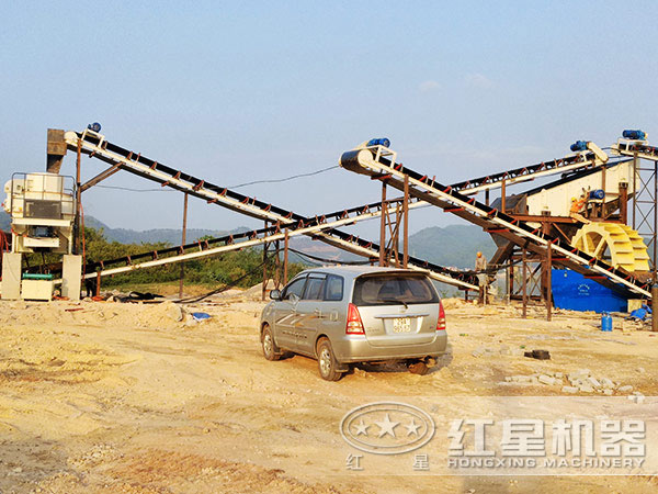 一天能洗3000噸的洗砂機(jī)作業(yè)現(xiàn)場