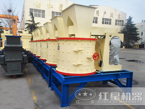 立式板錘式制砂機(jī)設(shè)備展示