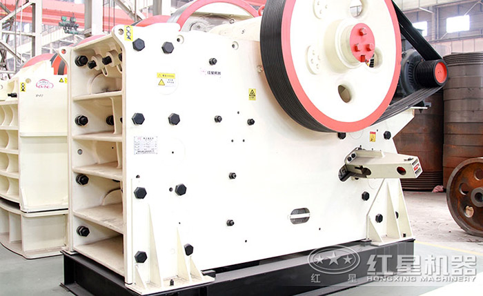 一級破碎設備顎式破碎機