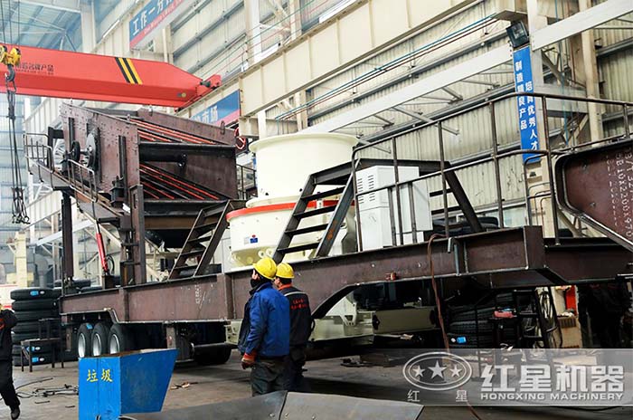 紅星移動式花崗巖制砂機(jī)生產(chǎn)車間