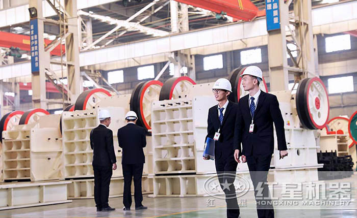 紅星機器技術(shù)人員設(shè)備檢測