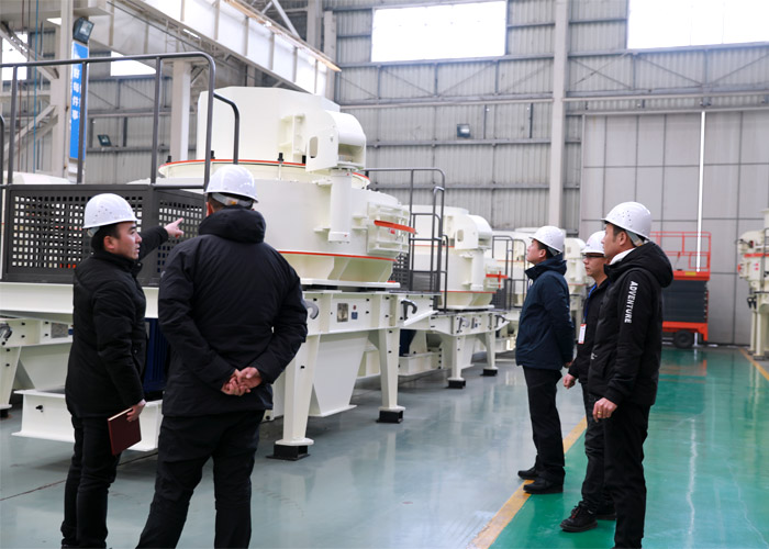 用戶來(lái)廠參觀試機(jī)