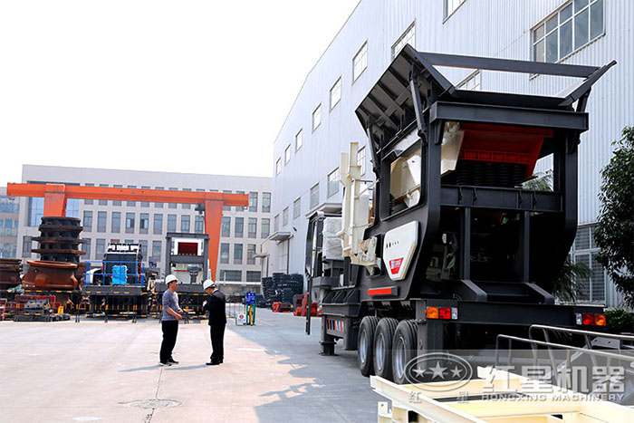 用戶來(lái)廠區(qū)參觀試機(jī)