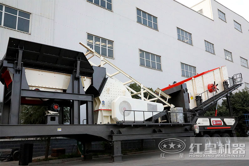 移動(dòng)錘式破碎機(jī)設(shè)備展示