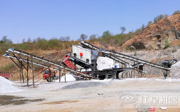 輪胎式移動(dòng)破碎站現(xiàn)場(chǎng)