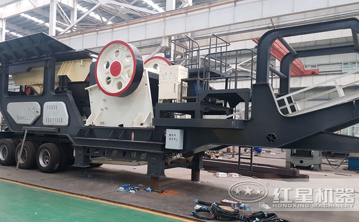 顎式移動(dòng)破碎站設(shè)備車(chē)間