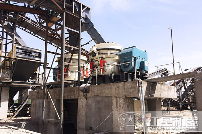 南陽時產(chǎn)800噸玄武巖加工作業(yè)現(xiàn)場