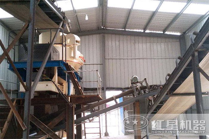 紅星金湖用戶石頭制砂機(jī)室內(nèi)作業(yè)現(xiàn)場(chǎng) 紅星金湖用戶石頭制砂機(jī)室內(nèi)作業(yè)現(xiàn)場(chǎng)