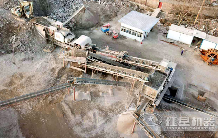 環(huán)保建筑垃圾破碎機處理現(xiàn)場