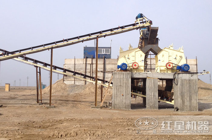反擊式制砂機生產現(xiàn)場