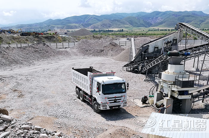 紅星立軸沖擊式制砂機(jī)輝綠巖處理現(xiàn)場