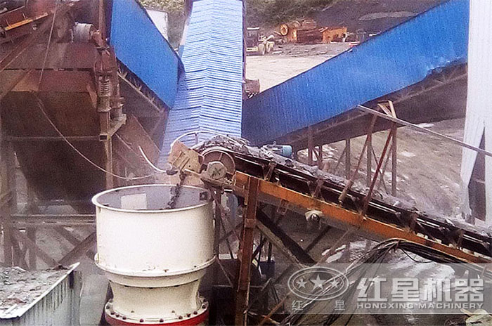 紅星信陽用戶大理石固定生產(chǎn)線破碎現(xiàn)場(chǎng)