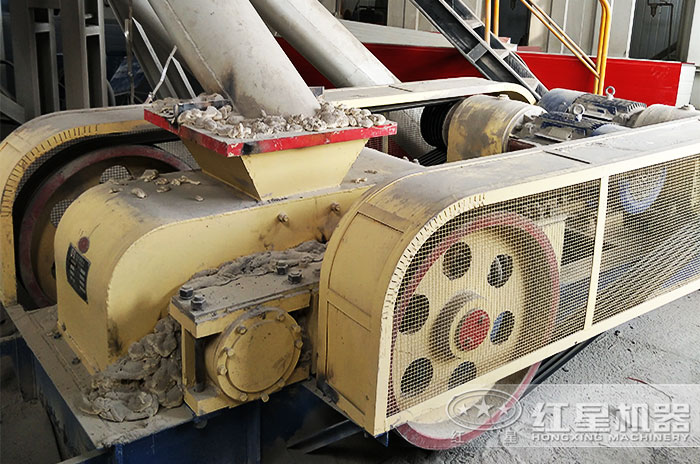 對輥式破碎機的現場圖展示