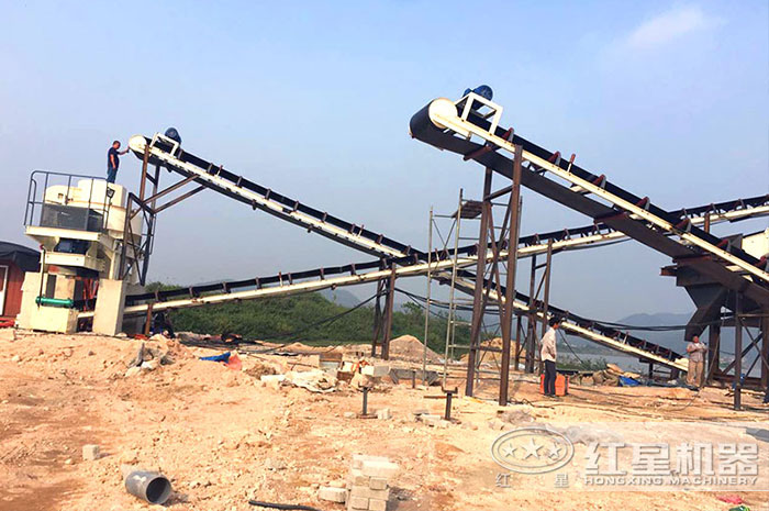 鵝卵石機(jī)制砂生產(chǎn)現(xiàn)場(chǎng)