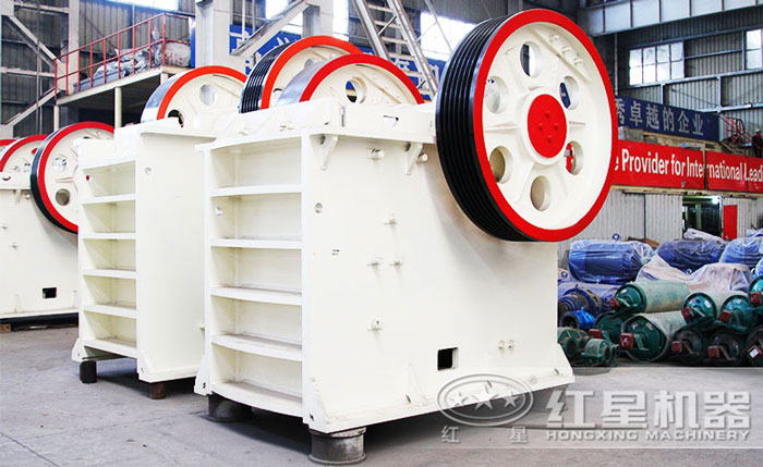 57顎式破碎機設備生產(chǎn)車間