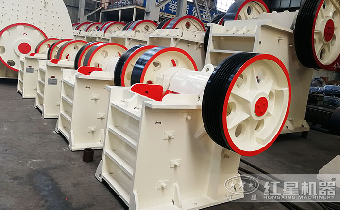 46顎式碎石機設備生產(chǎn)車間