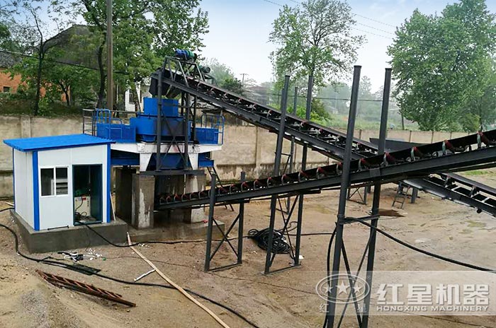 紅星福建用戶時(shí)產(chǎn)200噸石打石制沙機(jī)作業(yè)現(xiàn)場(chǎng)