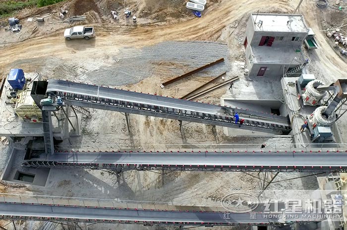 時產(chǎn)200噸的砂石生產(chǎn)現(xiàn)場 時產(chǎn)200噸的砂石生產(chǎn)現(xiàn)場