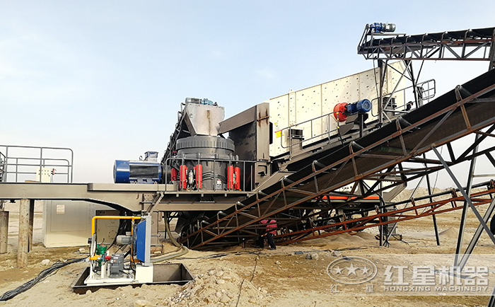 曲陽移動(dòng)破碎石子生產(chǎn)現(xiàn)場(chǎng)