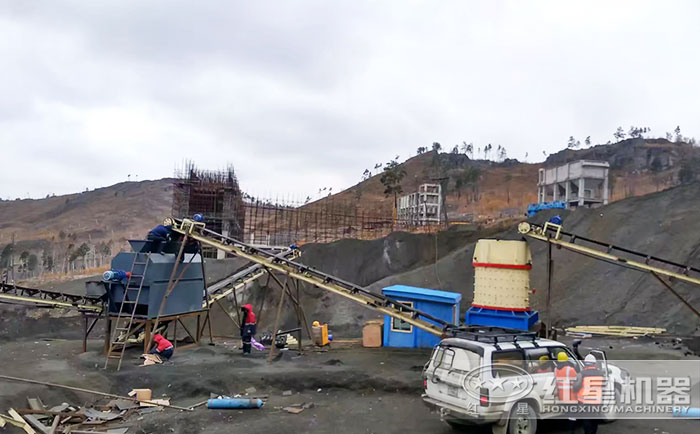 復合破碎機破碎制砂加工現(xiàn)場