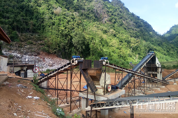 顎破+反擊破的破碎生產(chǎn)加工現(xiàn)場(chǎng) 顎破+反擊破的破碎生產(chǎn)加工現(xiàn)場(chǎng)