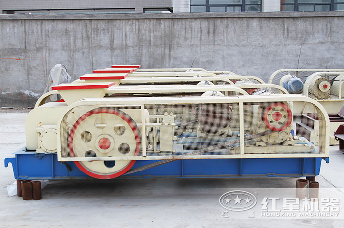 對輥式破碎機設(shè)備，價格優(yōu)惠