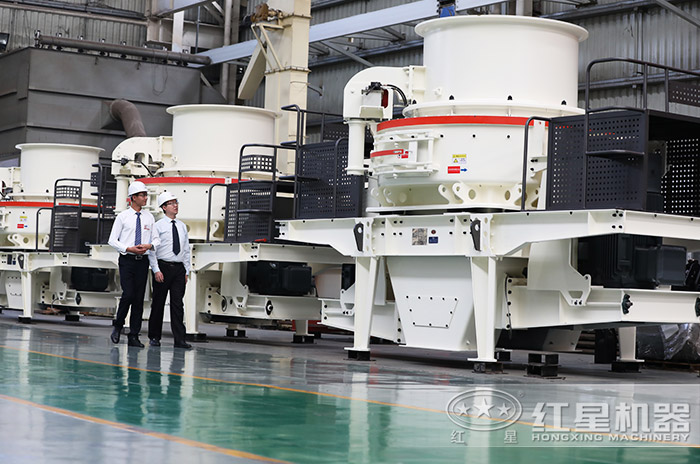 客戶到紅星機器廠區(qū)參觀考察設(shè)備