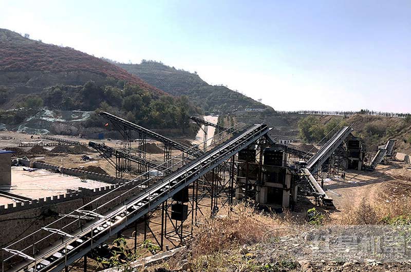 砂石加工生產(chǎn)線現(xiàn)場 砂石加工生產(chǎn)線現(xiàn)場