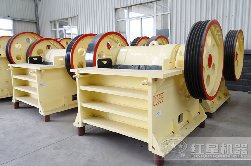 顎式細(xì)破機(jī)產(chǎn)品展示