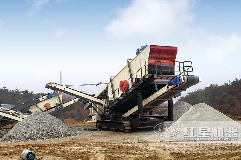 移動(dòng)式制砂生產(chǎn)現(xiàn)場(chǎng)