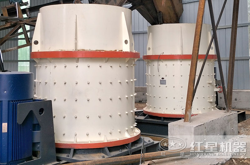 山東客戶(hù)復(fù)合式制砂機(jī)作業(yè)現(xiàn)場(chǎng)