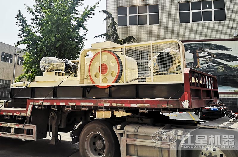 對(duì)輥制砂機(jī)發(fā)貨