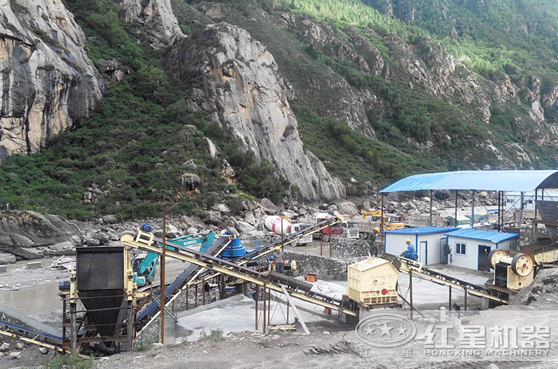 制砂生產(chǎn)線配置合理，出料均勻，產(chǎn)量穩(wěn)定