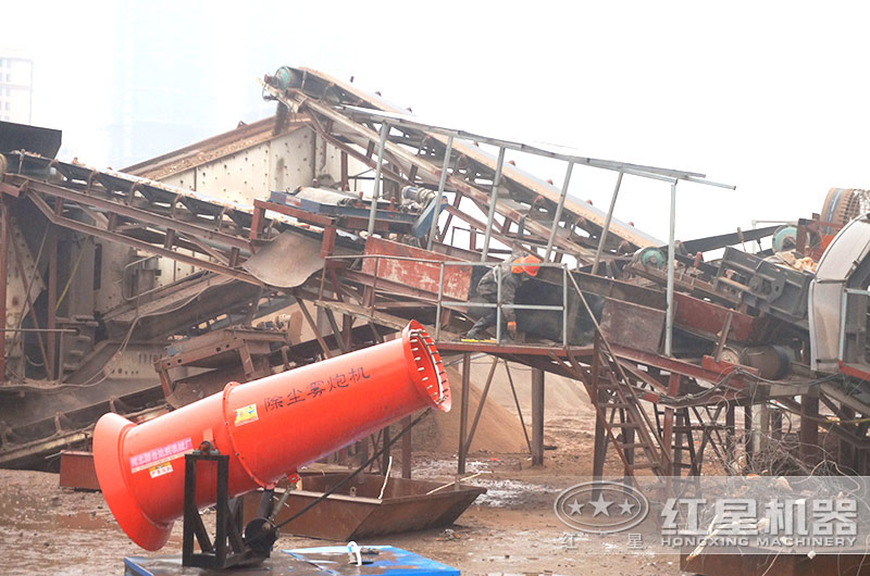 移動式制砂洗砂機生產(chǎn)現(xiàn)場