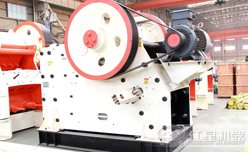 日產(chǎn)8000噸的顎式破碎機