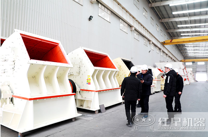 客戶(hù)到廠考察碎石設(shè)備