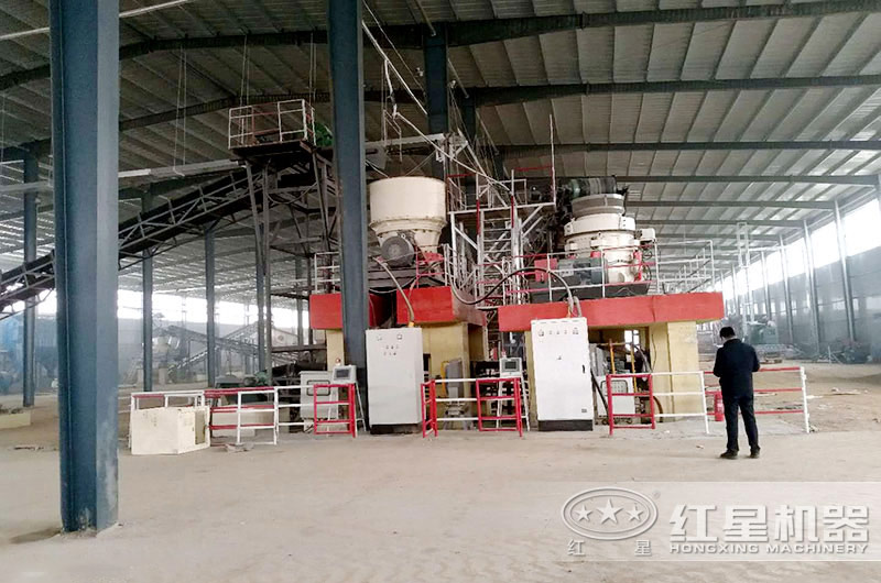 固定式碎石生產(chǎn)線作業(yè)現(xiàn)場(chǎng)